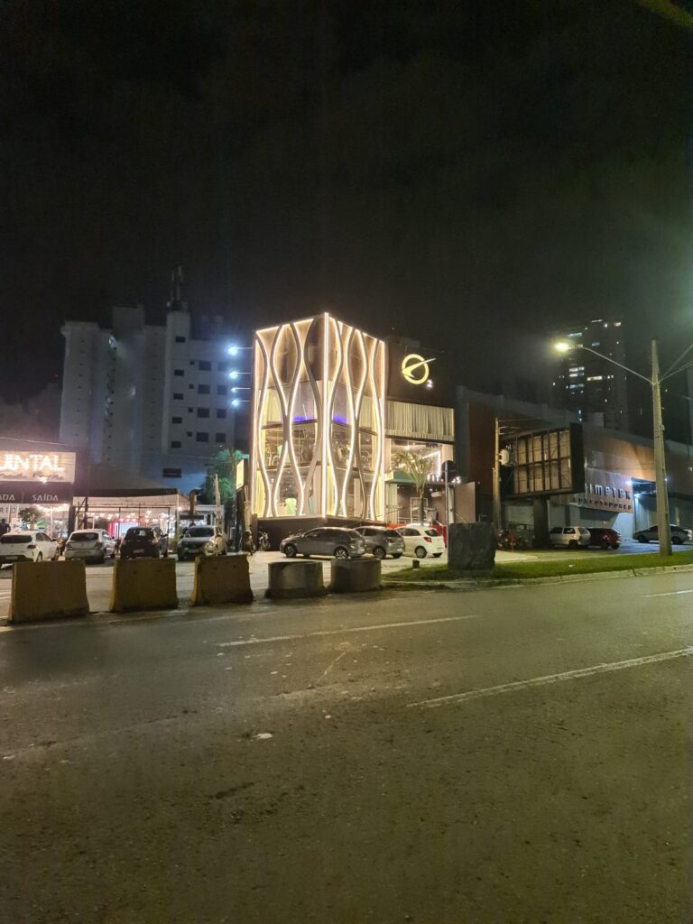 Fachadas em ACM - trabalho 3
